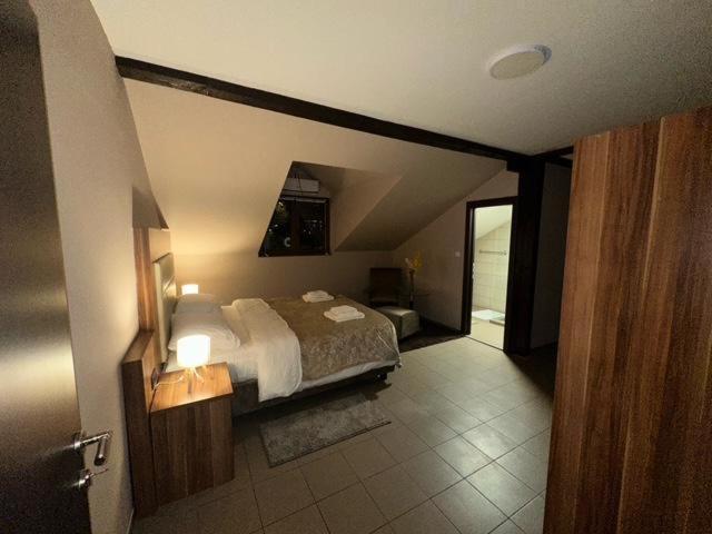 Jp Motel Mali Pariz 보르 외부 사진