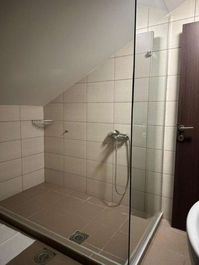 Jp Motel Mali Pariz 보르 외부 사진